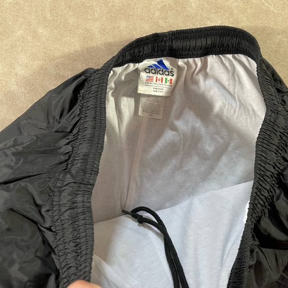 Adidas Black Sweatpants Gold Logo Size XL - Picture 5 of 9